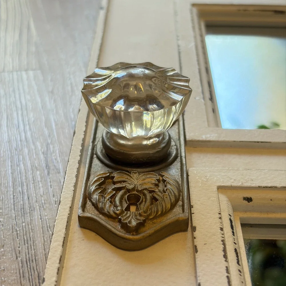 Vtg Distressed White Door Mirror Wall Hook Rack Crystal Knob Farmhouse 14.5x20